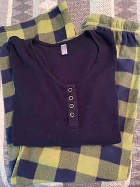 Intimo sleepwear/lounge set Henley top with checked fleece pants